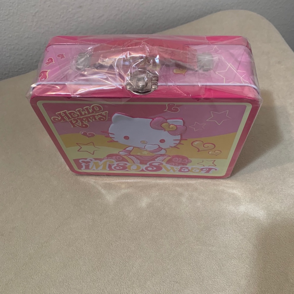 Hello Kitty Lunch Box - Picture 2 of 3